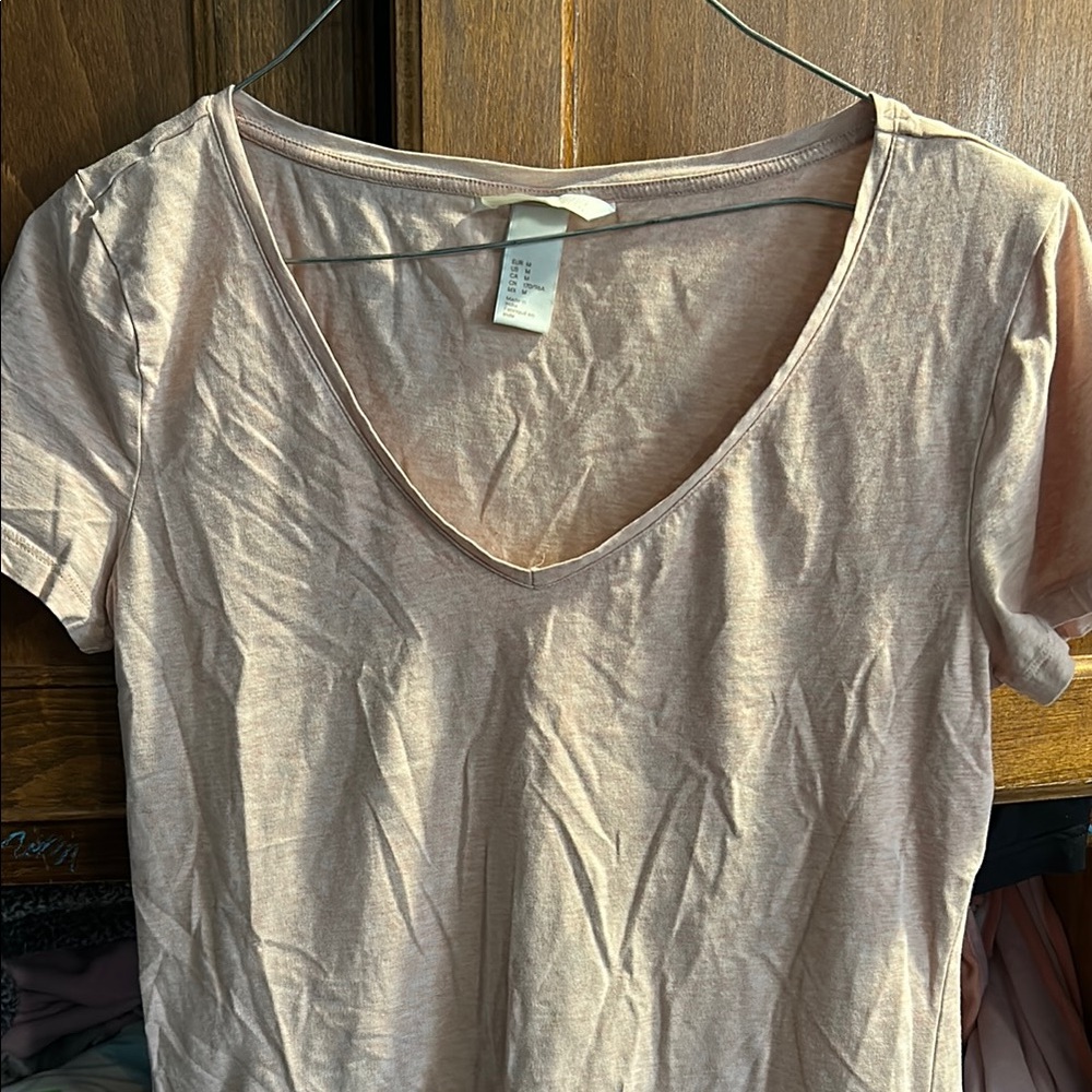 H&M Light Pink V-Neck Short Sleeve Tee